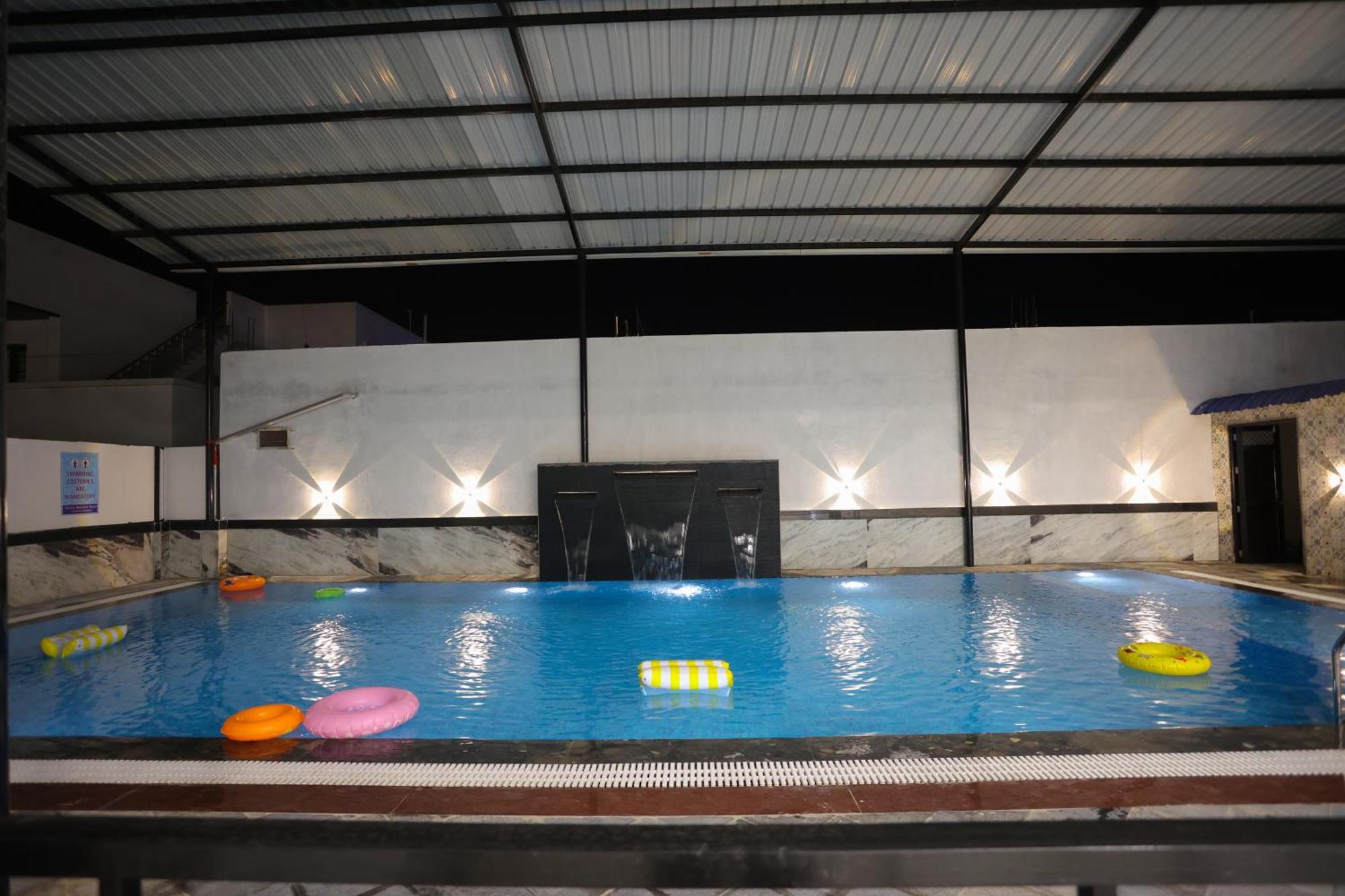 אודייפור Hotel Bhairav Bagh With Swimming Pool מראה חיצוני תמונה